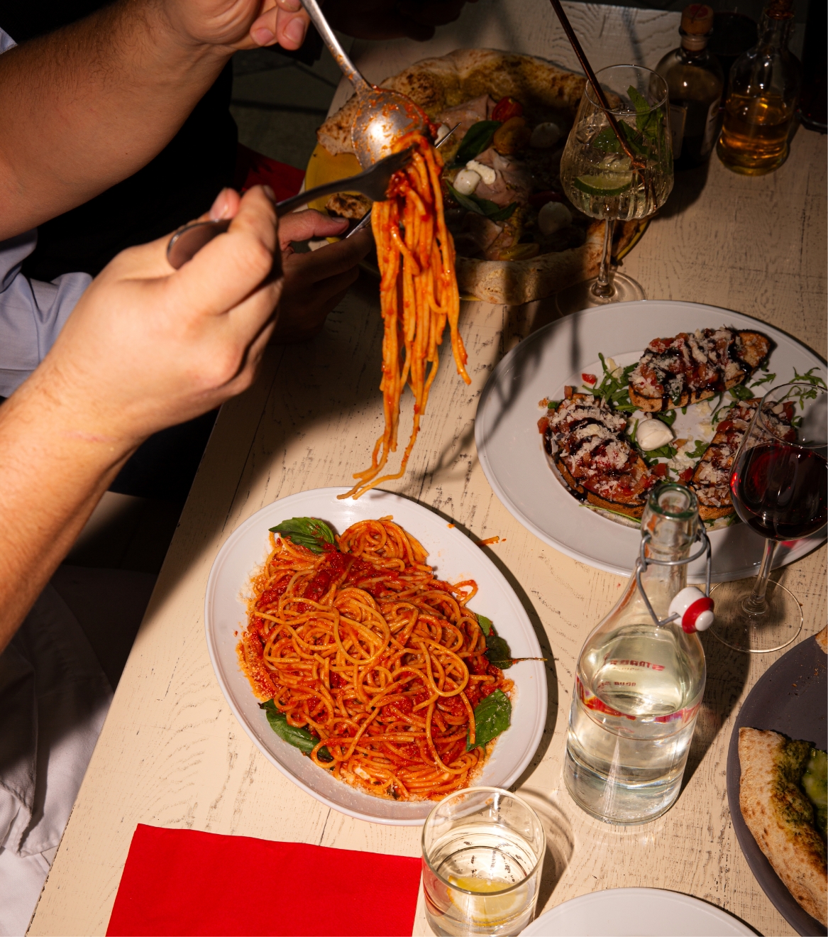 Spaghetti Pomodoro mit Basilikum